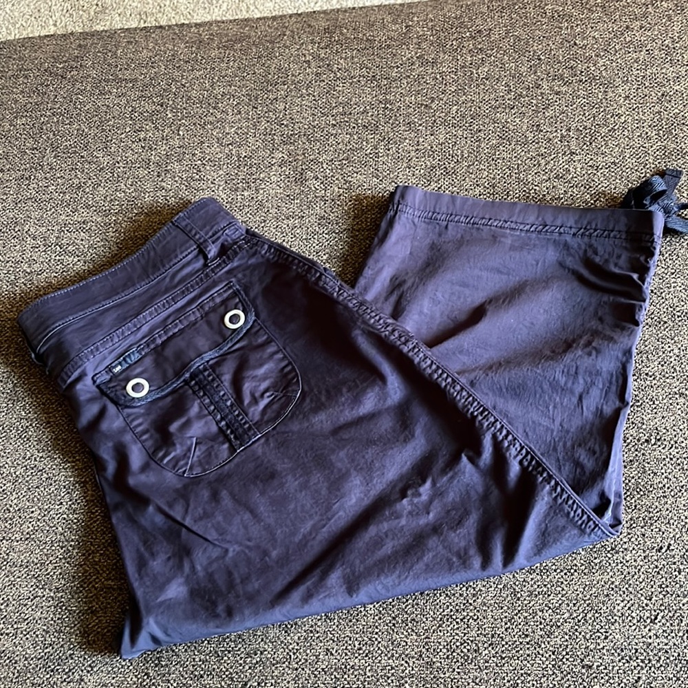 Women’s LEE capris Size 12
